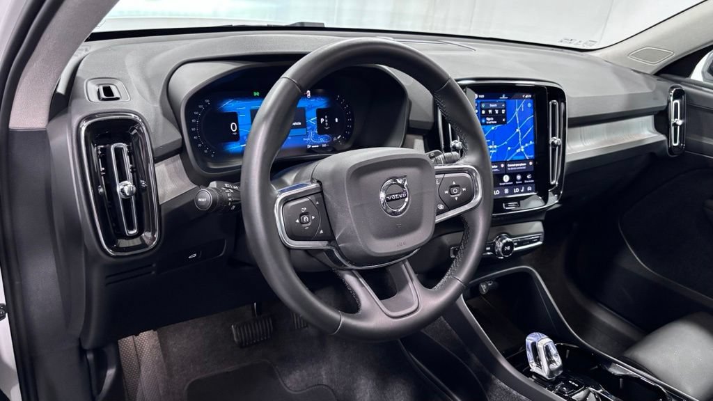 Certified 2026 Volvo XC40 B5 Plus AWD/4WD image 10