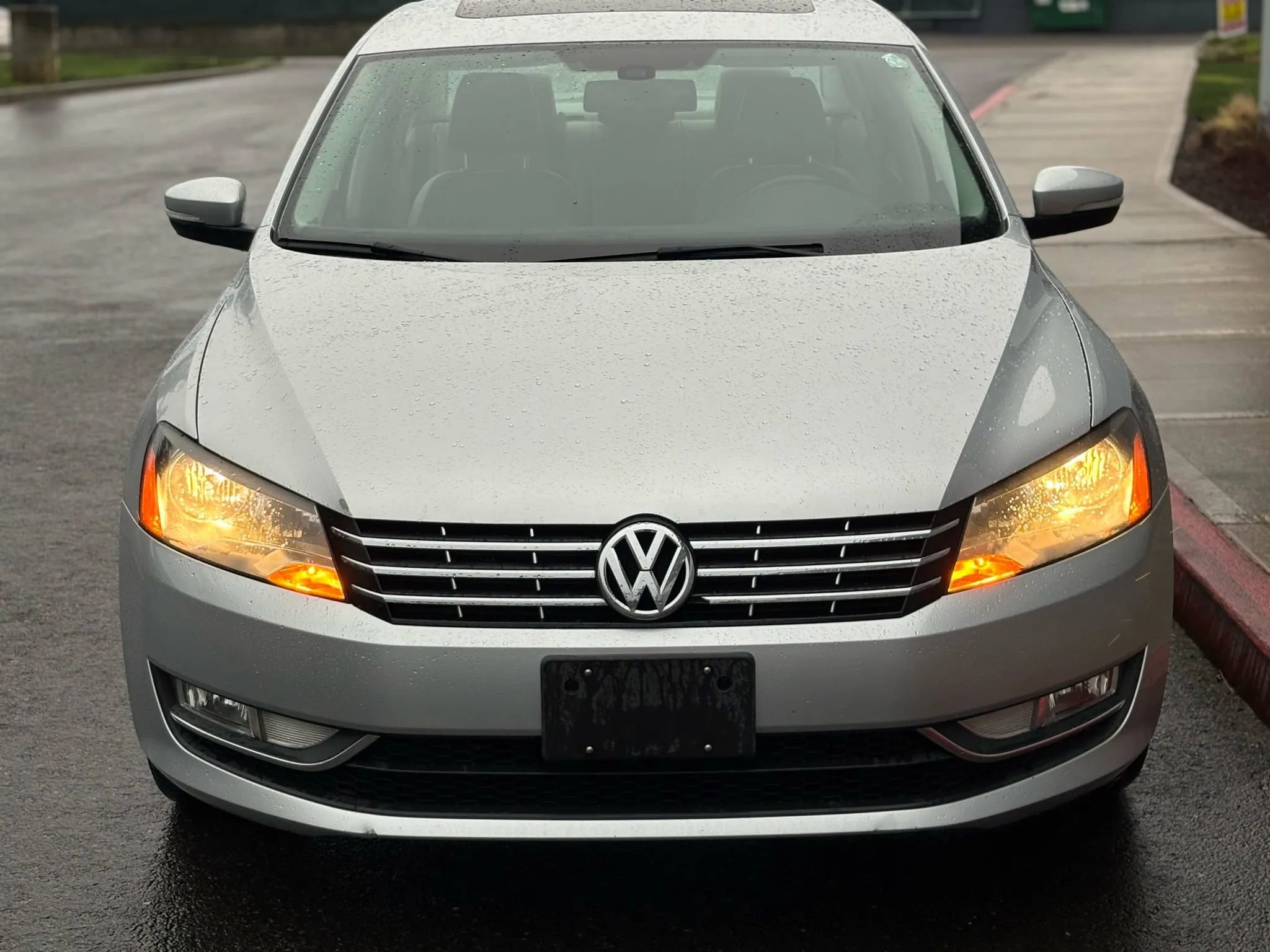 Used 2013 Volkswagen Passat TDI SE image 8