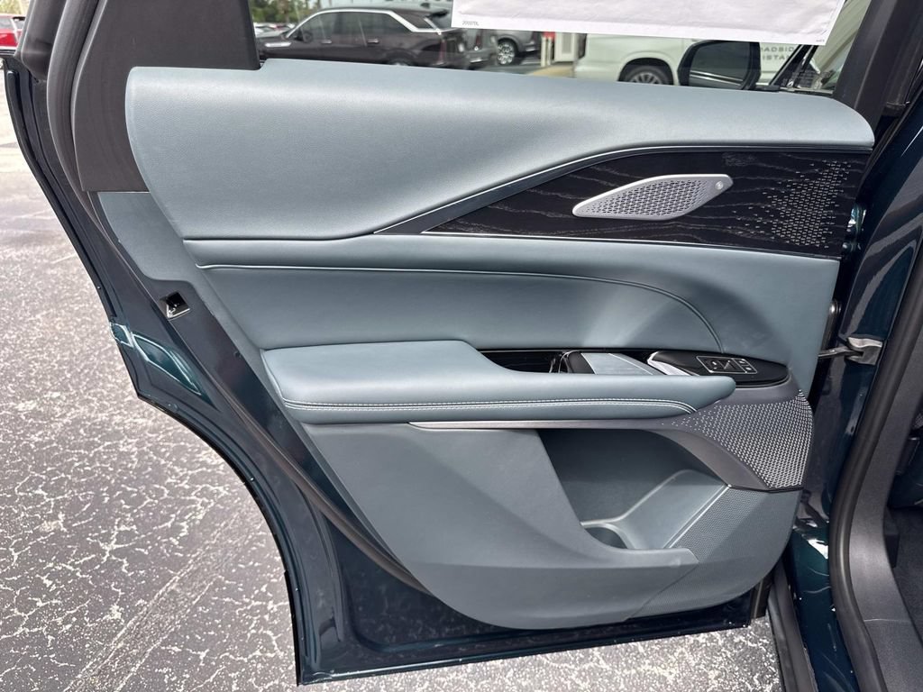 New 2026 Cadillac Lyriq Signature Luxury w/ Nappa Leather Package RWD image 13