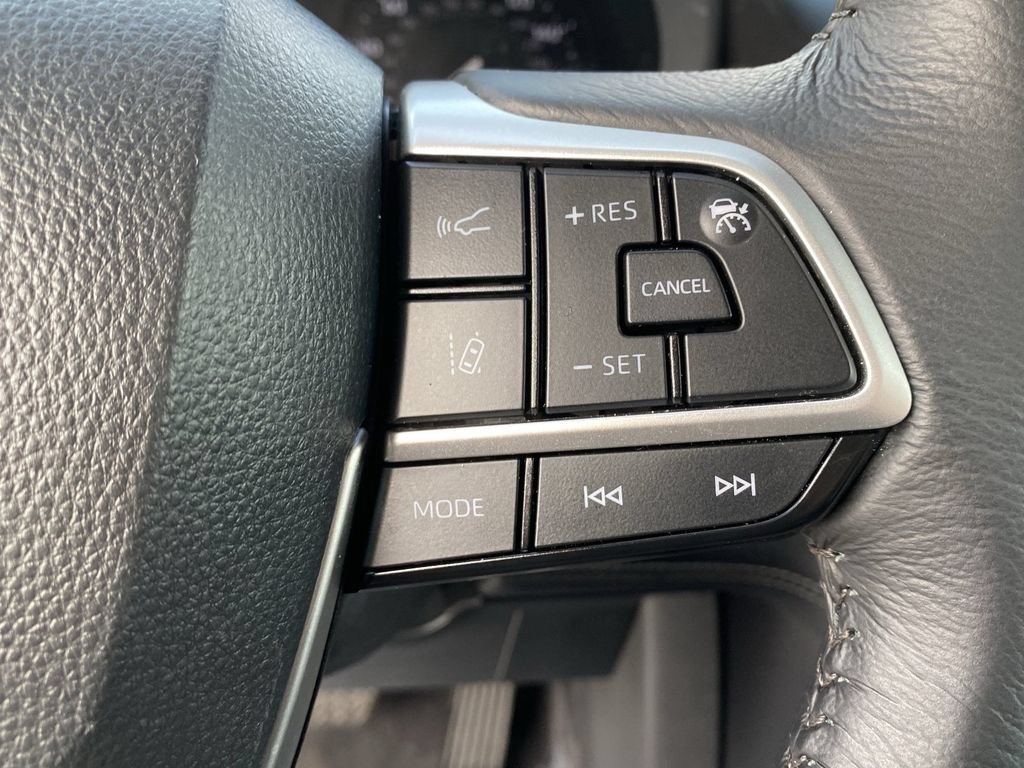 Certified 2026 Toyota Sienna XLE FWD image 29