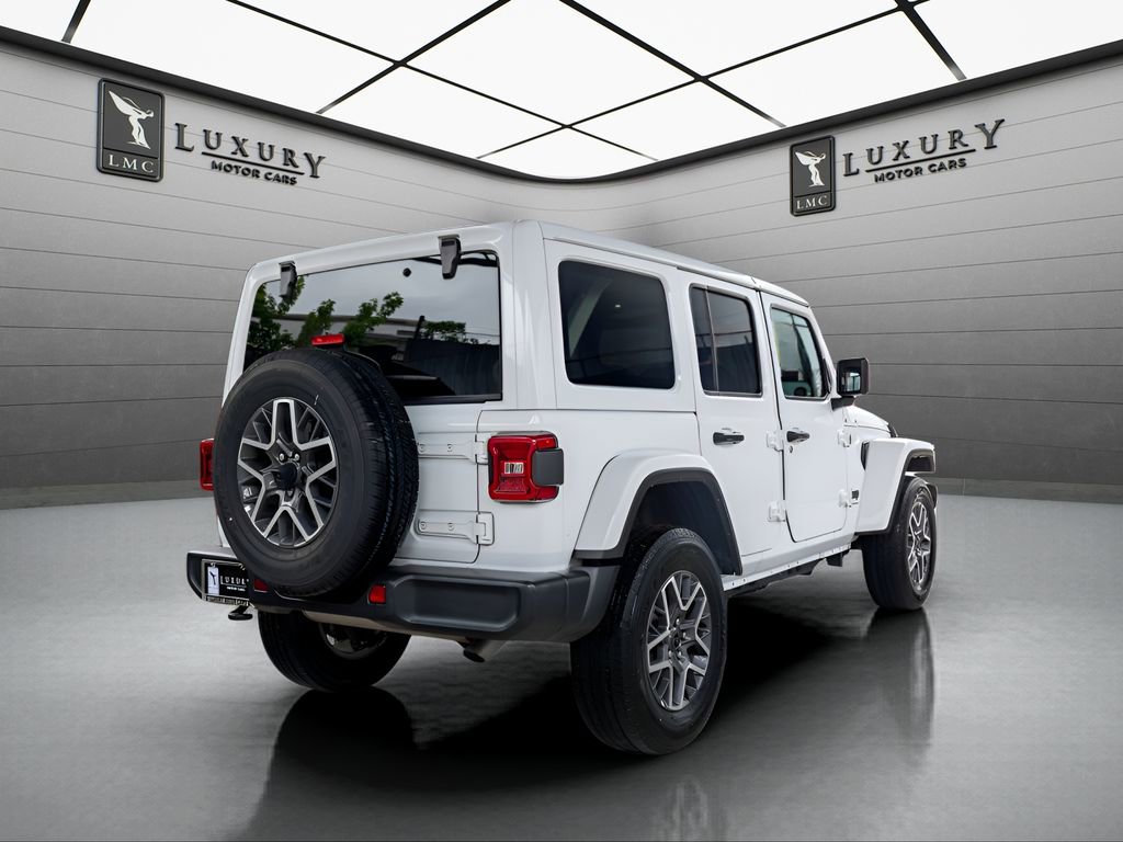 Used 2025 Jeep Wrangler Unlimited Sahara AWD/4WD image 8