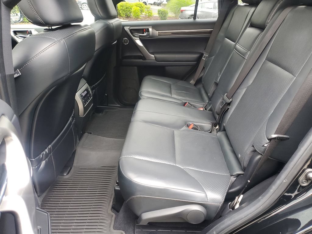 Used 2023 Lexus GX 460 Luxury w/ Accessory Package AWD/4WD image 10