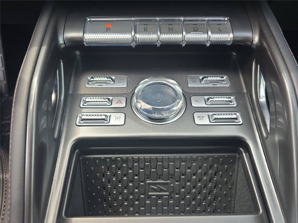 New 2026 Lincoln Nautilus Premier AWD/4WD image 17