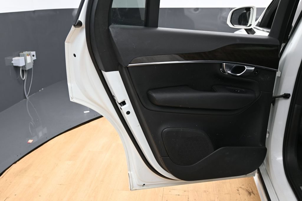 Used 2018 Volvo XC90 T6 Momentum w/ Convenience Package AWD/4WD image 36