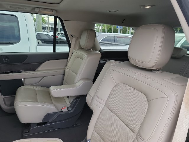 Used 2023 Lincoln Navigator Reserve RWD image 11