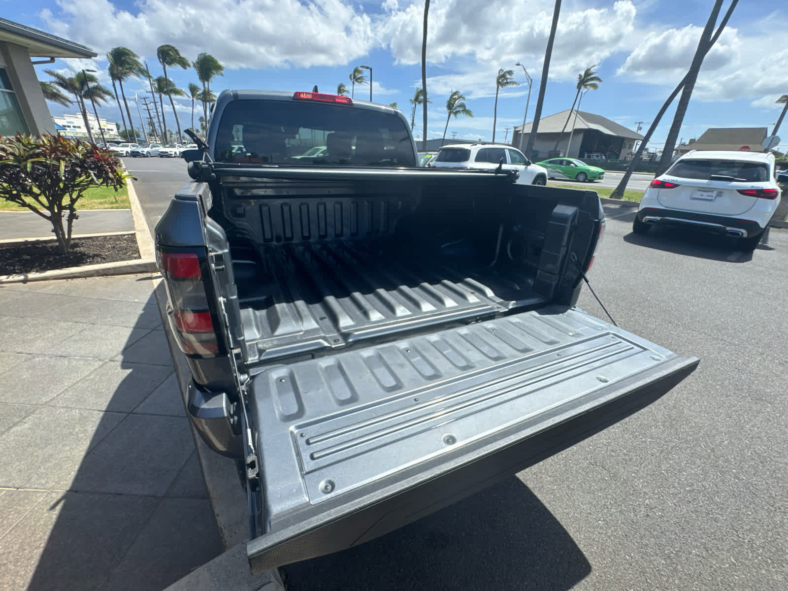 Used 2023 Nissan Frontier SV w/ Tow Package image 25