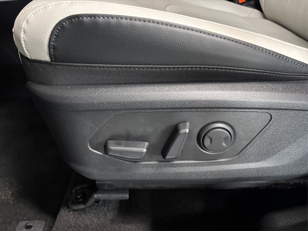 New 2026 Kia Sportage EX FWD image 37