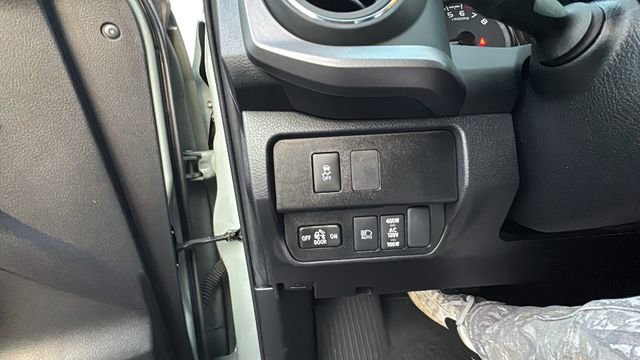 Used 2022 Toyota Tacoma TRD Off-Road image 15