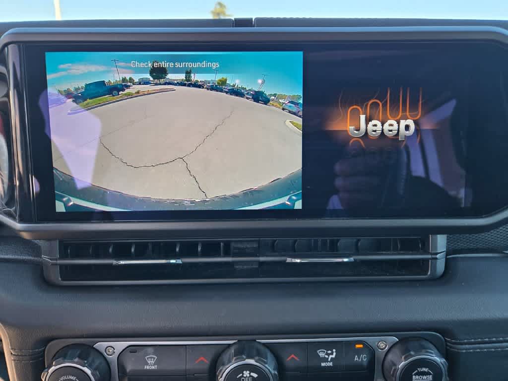 Certified 2024 Jeep Wrangler Unlimited Rubicon AWD/4WD image 11
