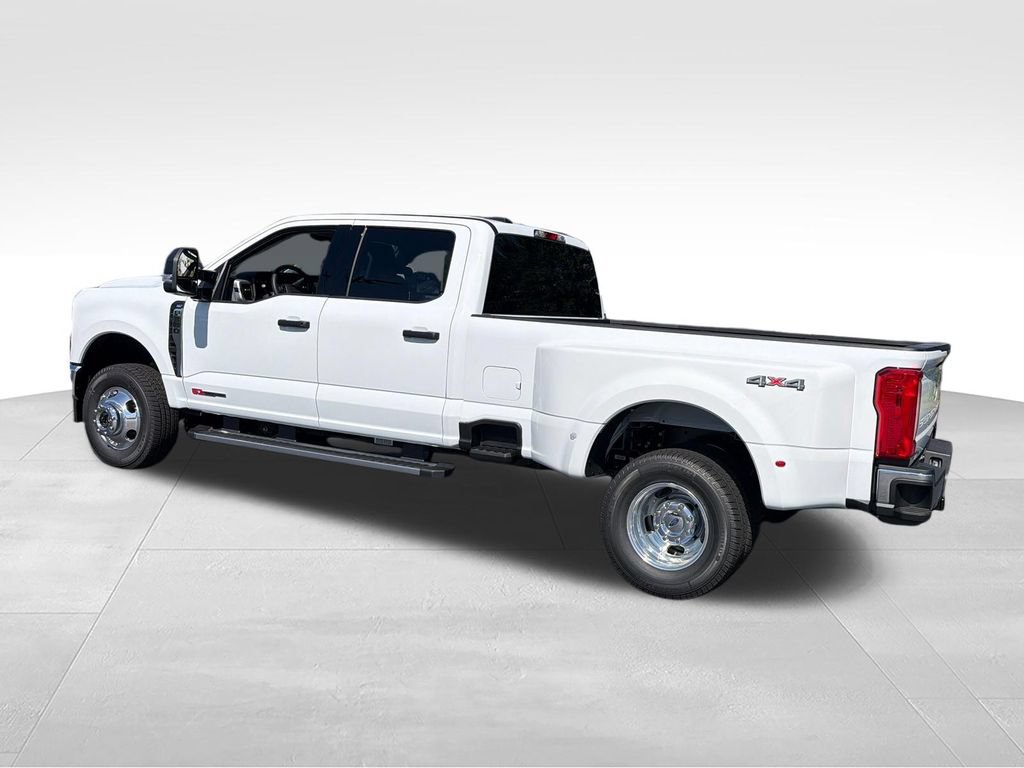 New 2027 Ford F350 XLT AWD/4WD image 3