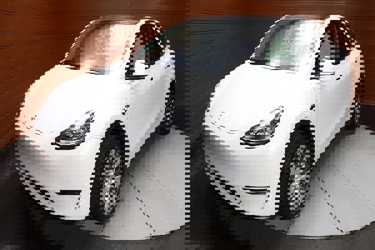 Used 2022 Tesla Model Y Long Range image 53