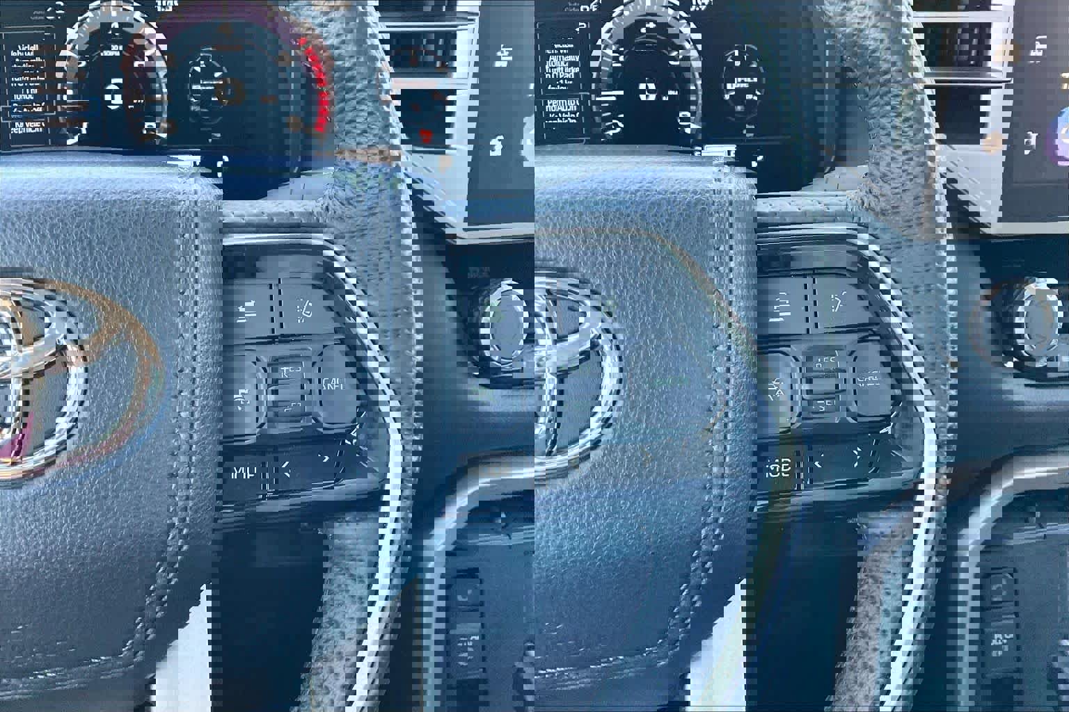 Used 2024 Toyota Tundra Limited image 24