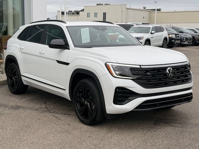 Certified 2025 Volkswagen Atlas Cross Sport SEL R-Line AWD/4WD image 9