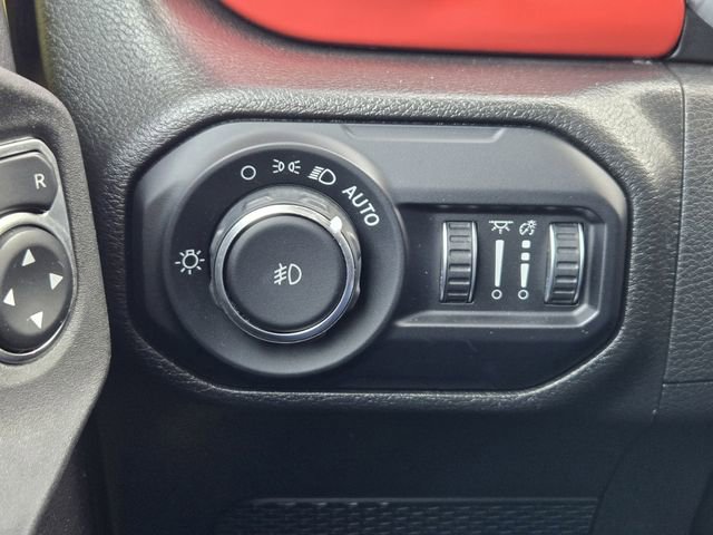 Used 2022 Jeep Wrangler Unlimited Rubicon w/ LED Lighting Group image 25