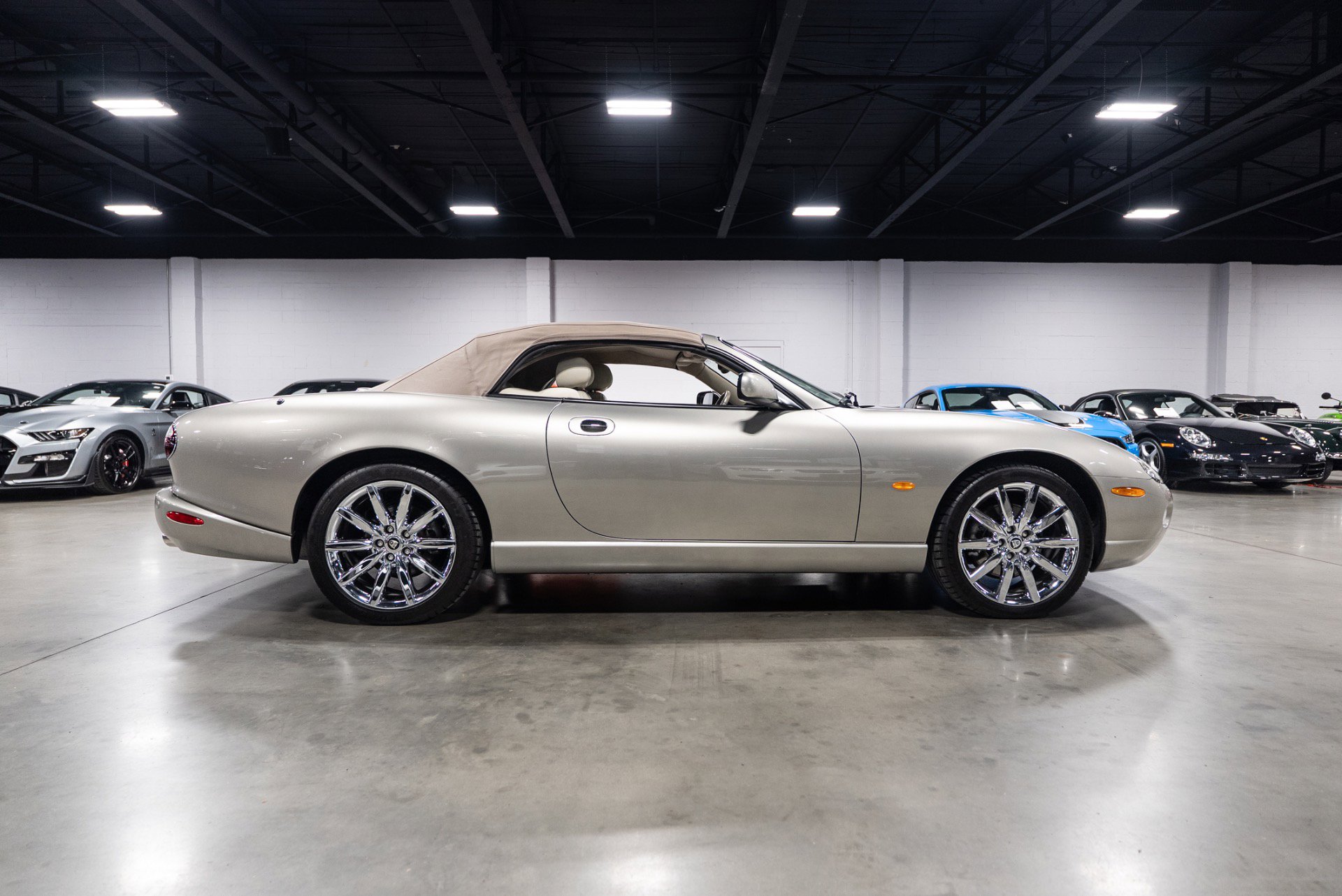 Used 2006 Jaguar XK8 Convertible image 13