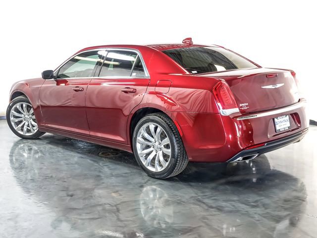 Used 2019 Chrysler 300 Touring w/ Quick Order Package 2EF image 9