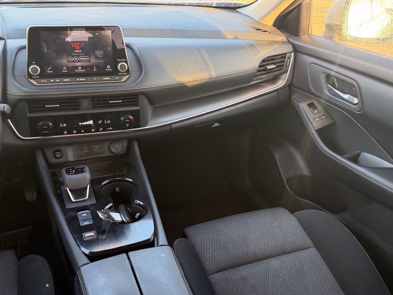 Certified 2025 Nissan Rogue SV FWD image 10