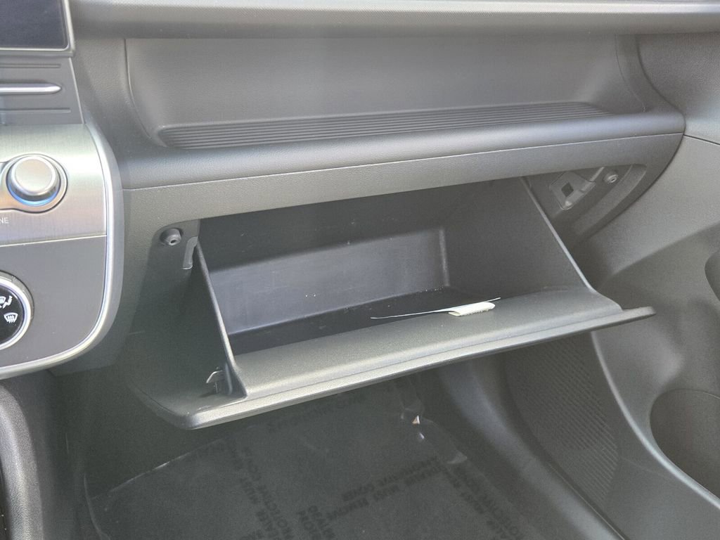 Certified 2024 Hyundai Kona SE image 20