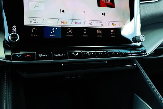 New 2026 Jeep Grand Wagoneer L Limited AWD/4WD image 18