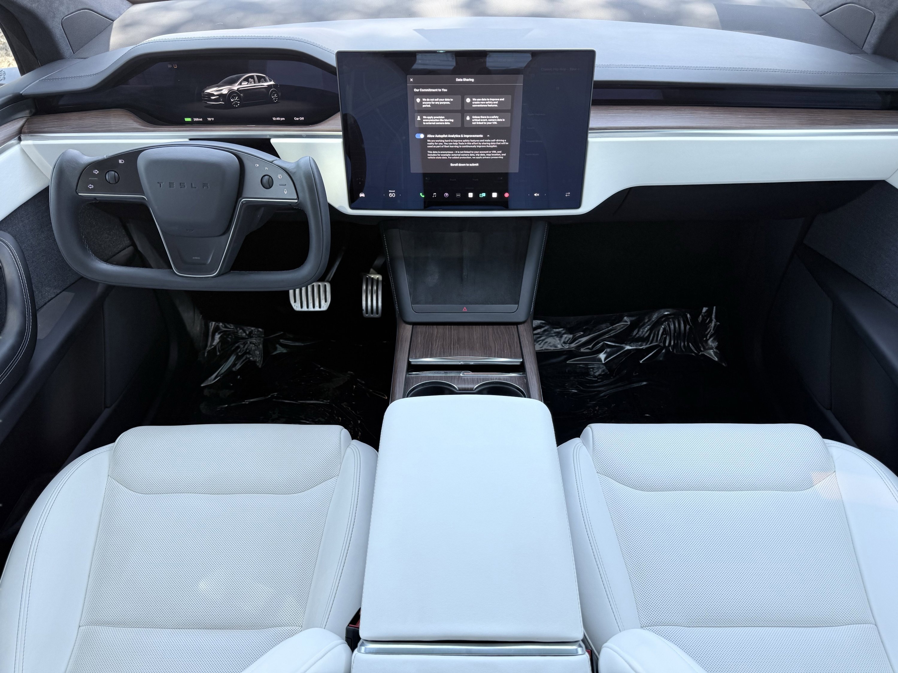 Used 2022 Tesla Model X image 2