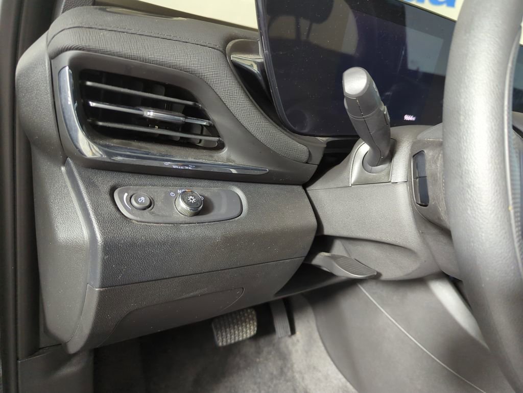 Used 2025 Buick Envista Preferred image 26