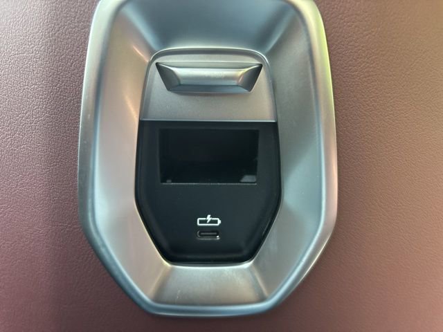 Used 2025 BMW 740i xDrive image 19