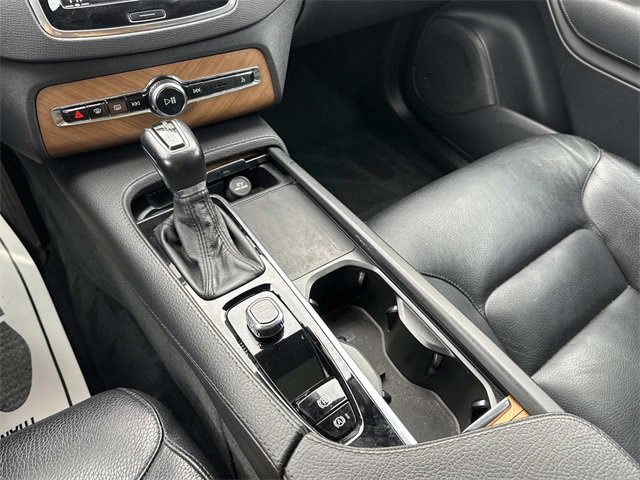 Used 2022 Volvo XC90 T6 Momentum image 27