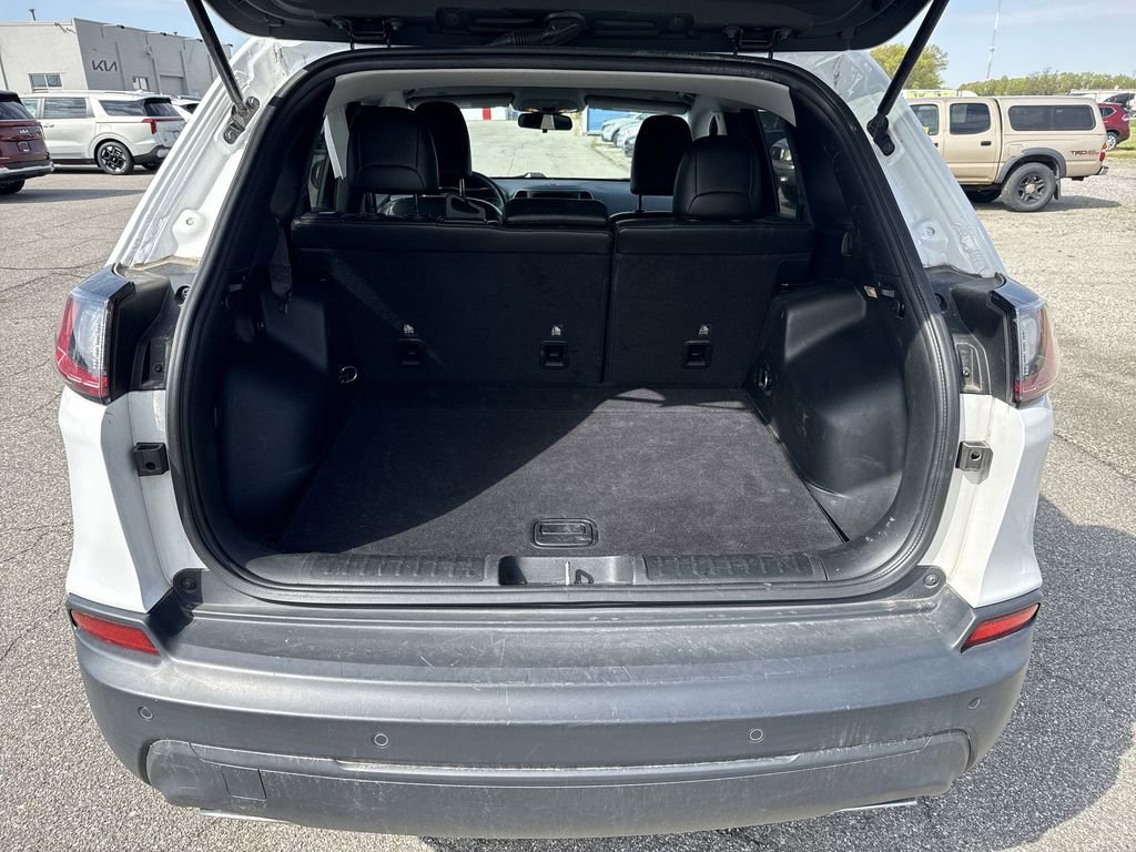 Used 2019 Jeep Cherokee Latitude Plus w/ Cold Weather Group AWD/4WD image 20
