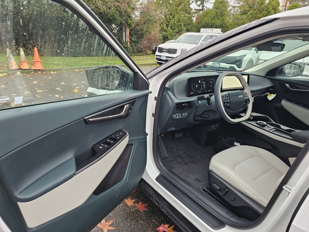 New 2025 Kia EV6 Wind AWD/4WD image 19