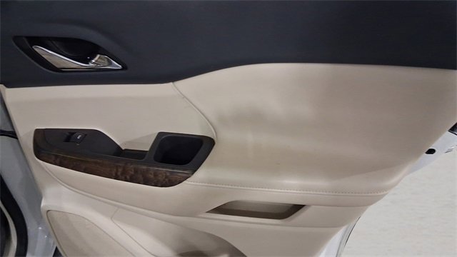 Used 2022 GMC Acadia Denali w/ Denali Technology Package image 17