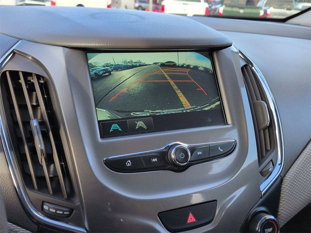 Used 2018 Chevrolet Cruze LT w/ Convenience Package image 13