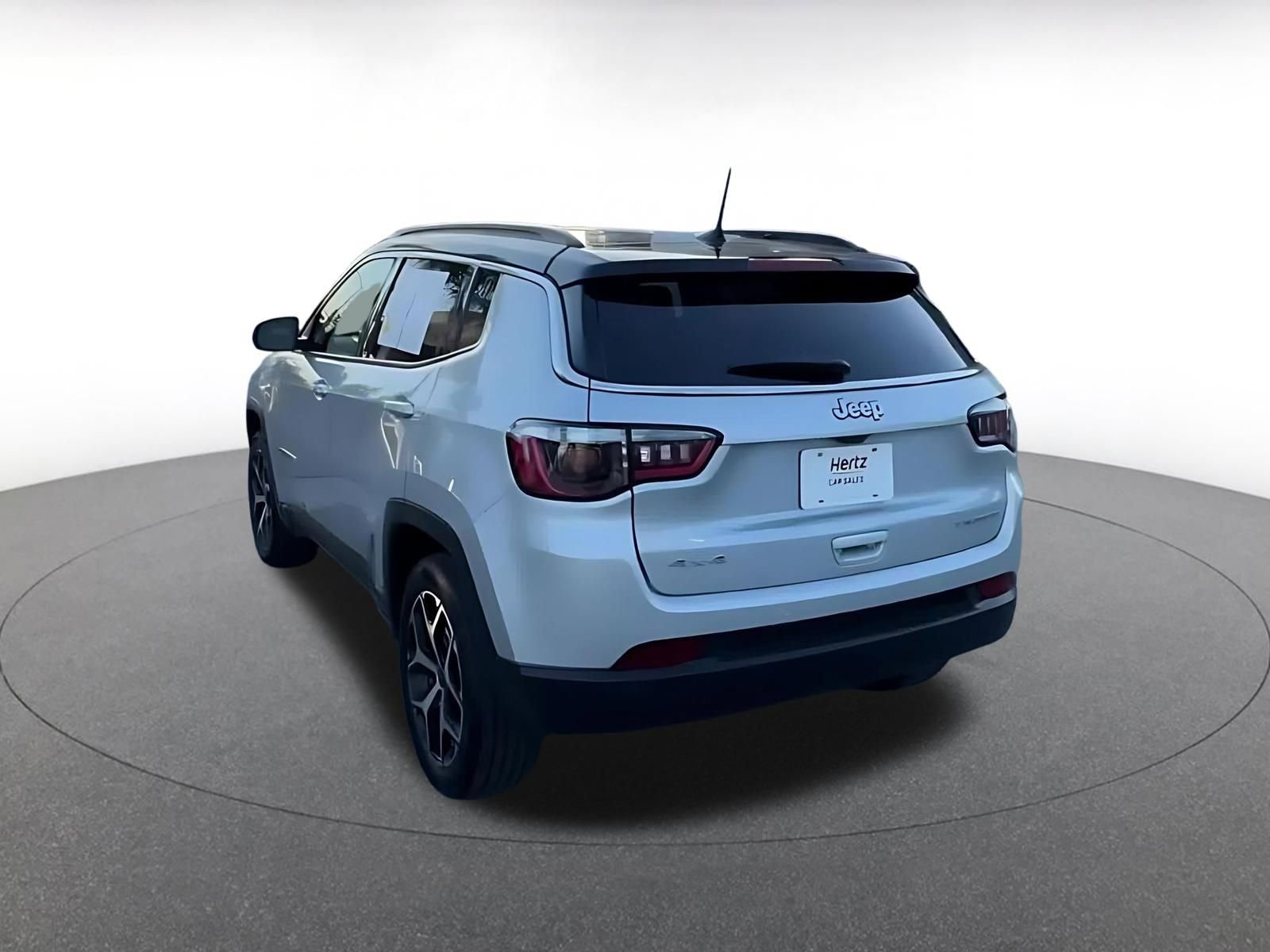 Used 2025 Jeep Compass Limited AWD/4WD image 12