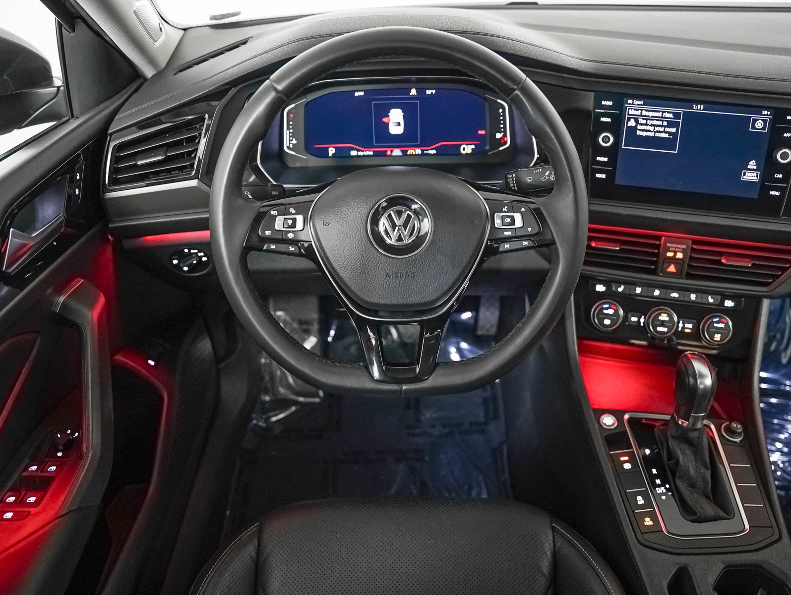 Used 2019 Volkswagen Jetta SEL Premium image 14