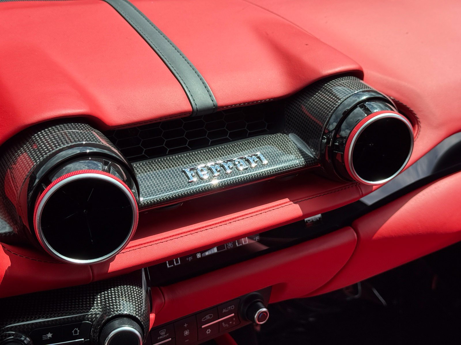 Used 2020 Ferrari 812 Superfast RWD image 61