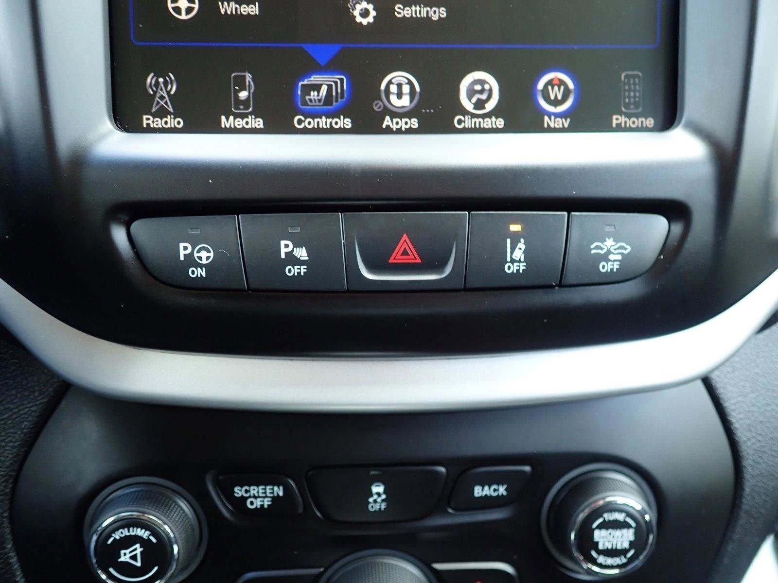 Used 2014 Jeep Cherokee Trailhawk w/ Technology Group AWD/4WD image 20