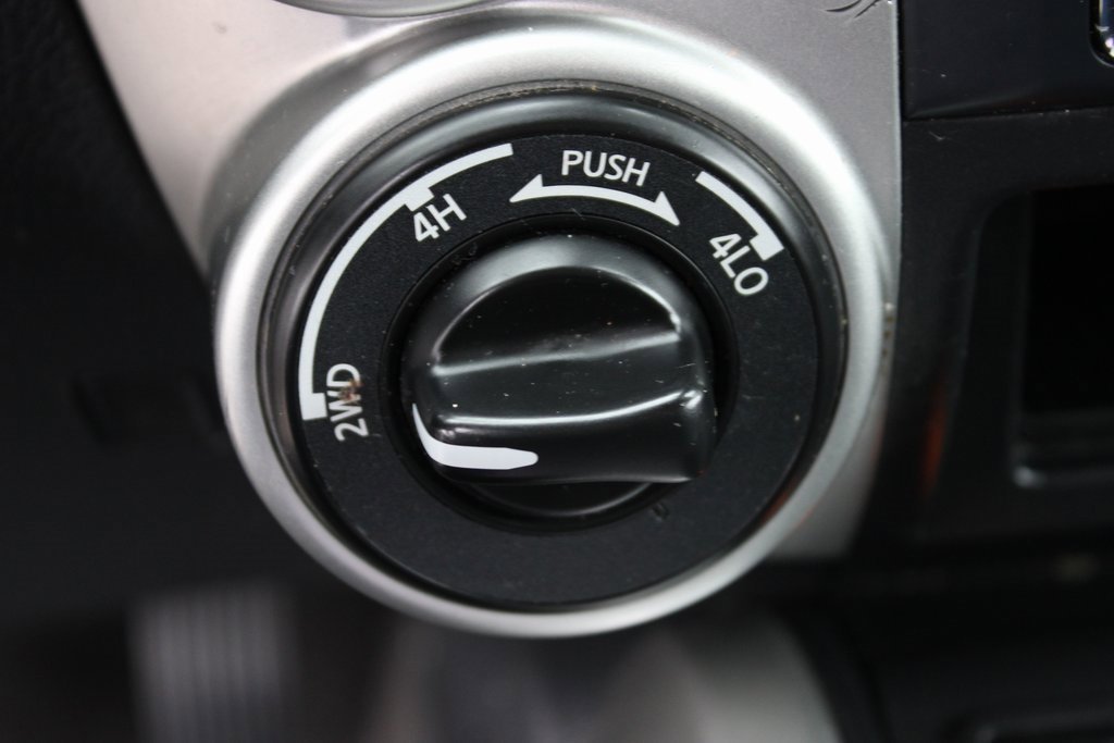 Used 2021 Nissan Titan SV w/ SV Convenience Package image 32