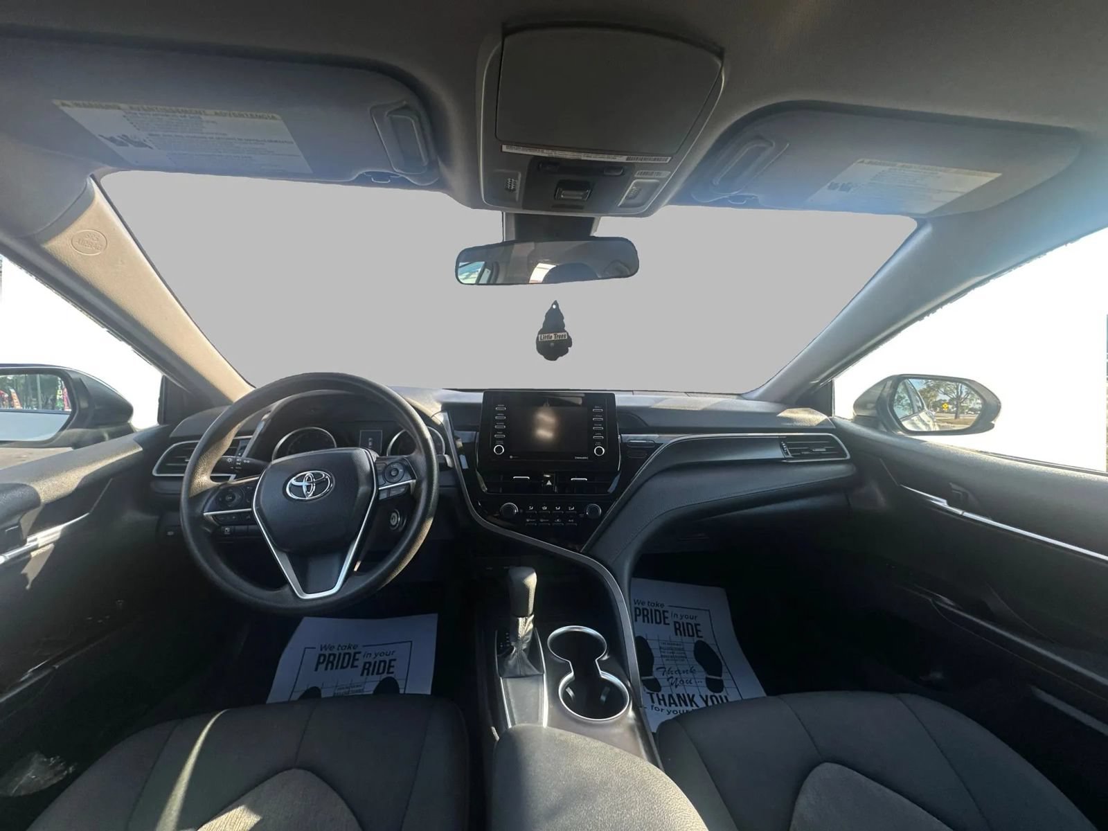 Used 2021 Toyota Camry LE FWD image 21