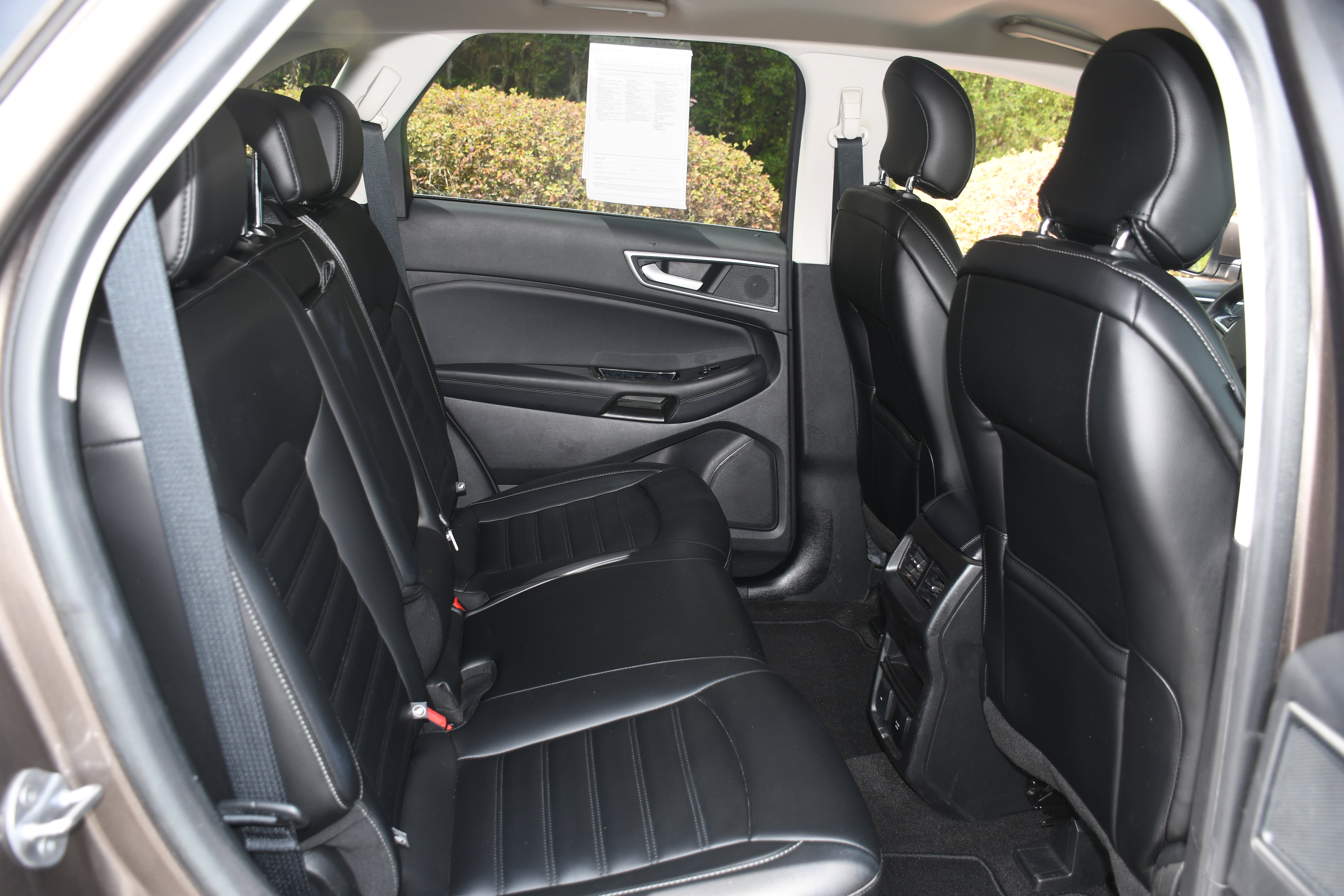 Used 2019 Ford Edge SEL w/ Equipment Group 201A AWD/4WD image 18