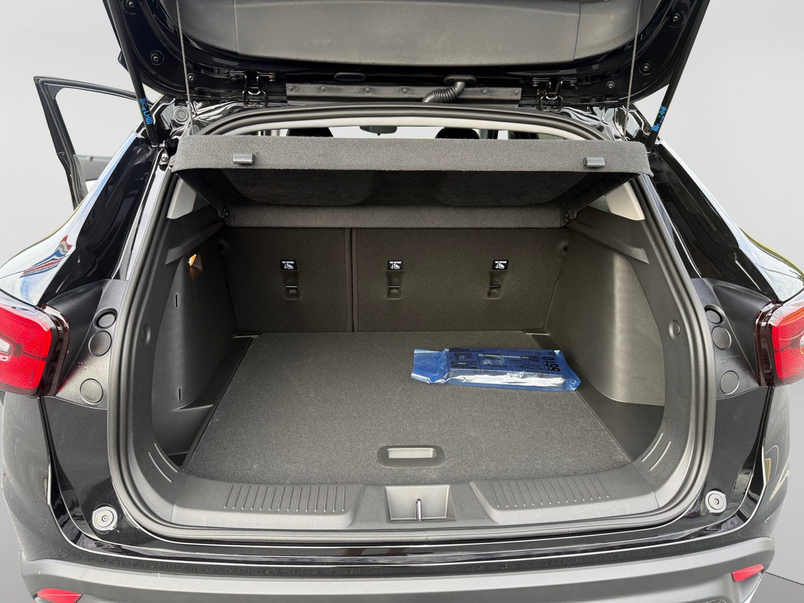New 2026 Chevrolet Trax LT FWD image 17