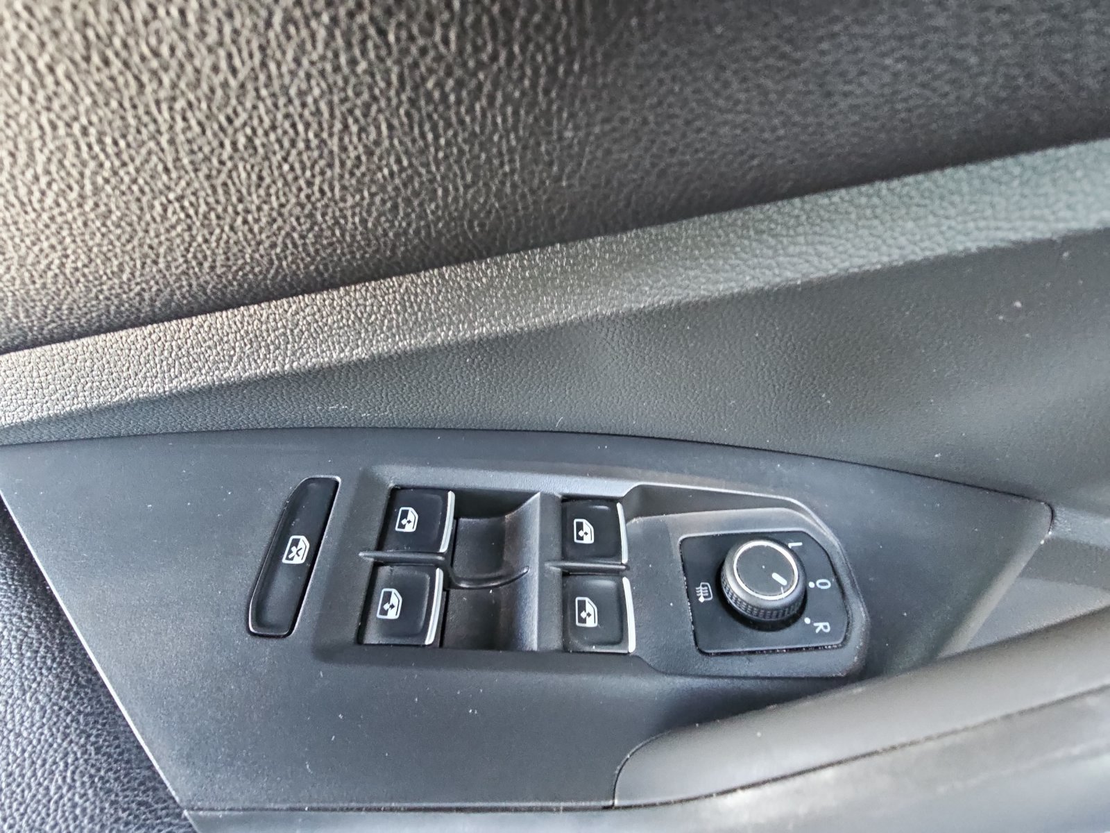 Used 2023 Volkswagen Jetta Sport FWD image 26