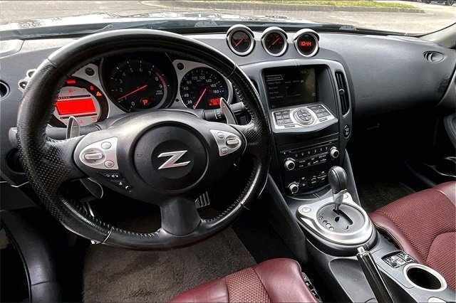 Used 2010 Nissan 370Z Touring image 7