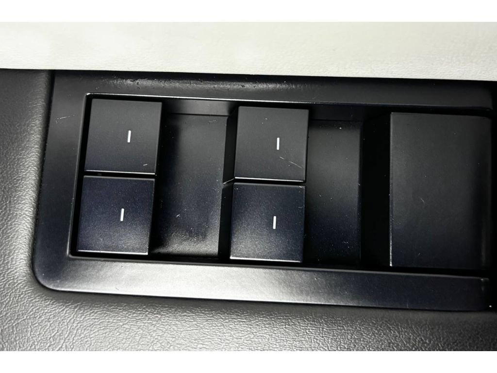 Used 2024 Tesla Cybertruck AWD Crew Cab image 36