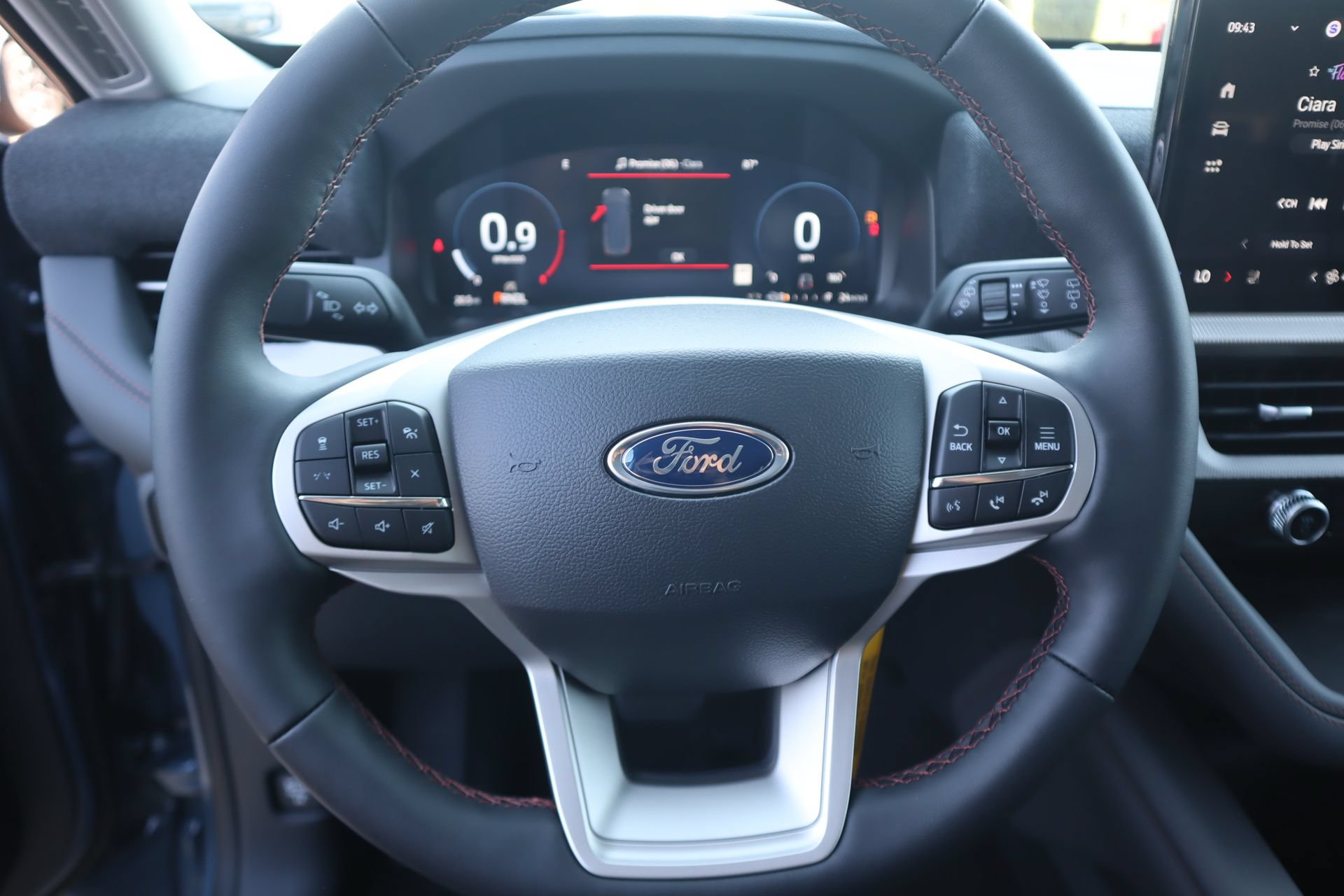 New 2026 Ford Explorer Active w/ Active Comfort Package RWD image 3