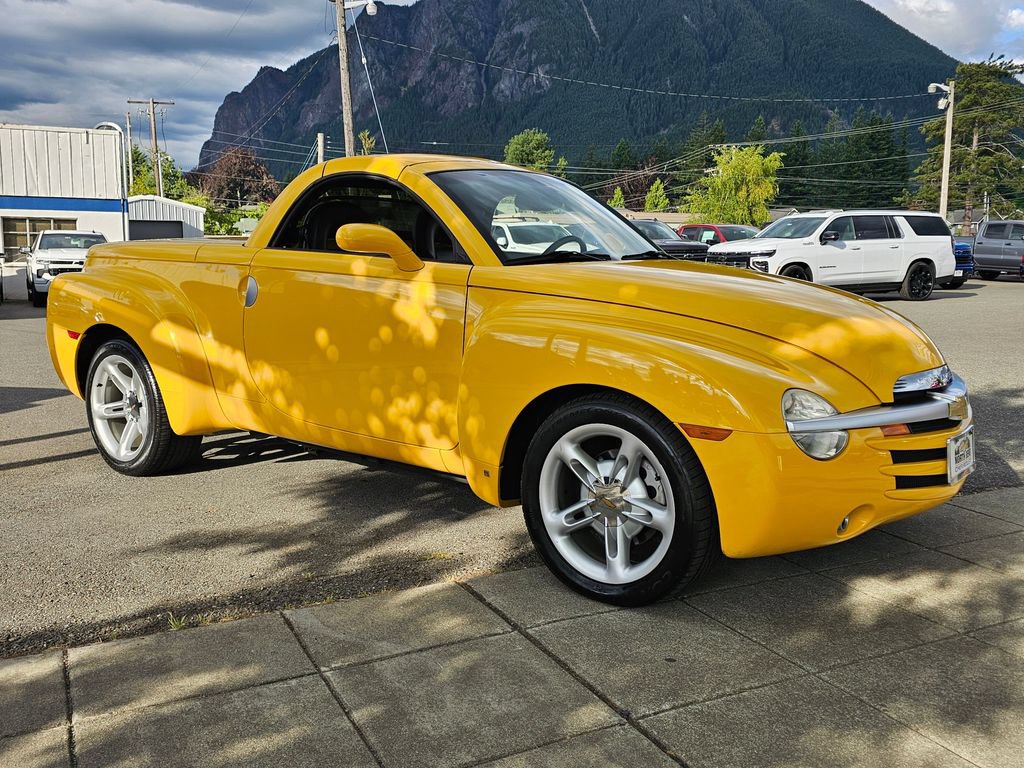 Used 2006 Chevrolet SSR w/ Preferred Equipment Group RWD image 5