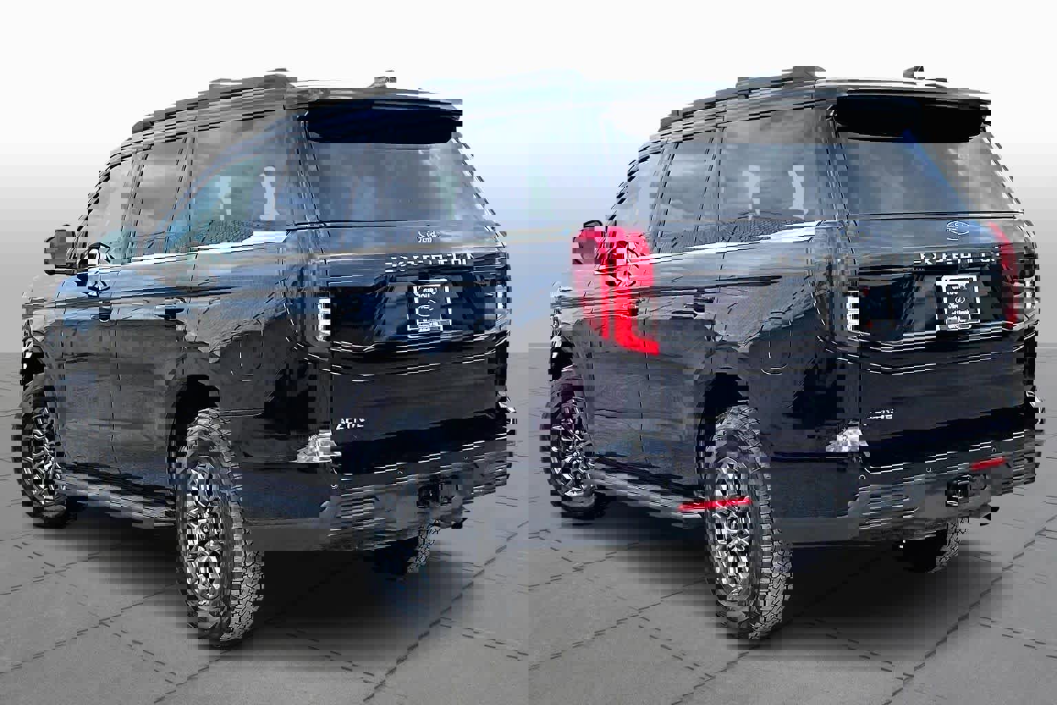 Certified 2025 Ford Expedition Active image 12