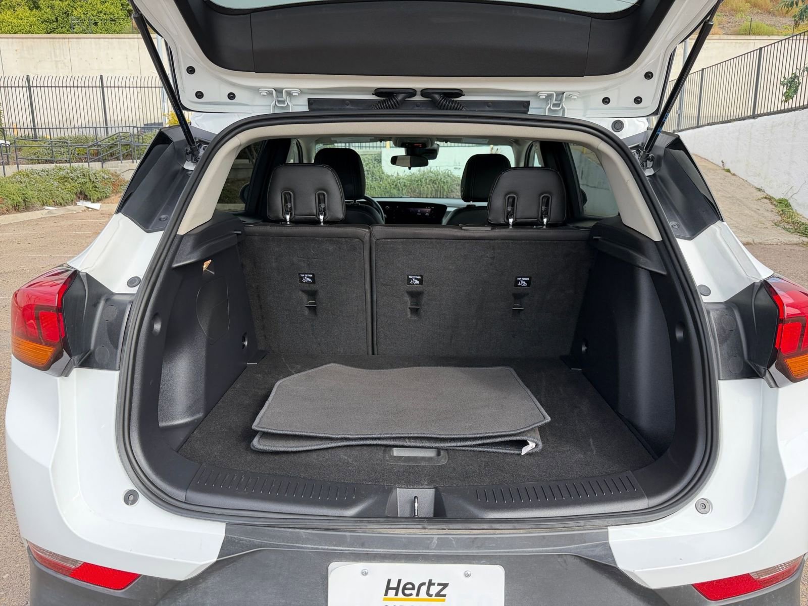 Used 2025 Buick Encore GX Preferred image 29