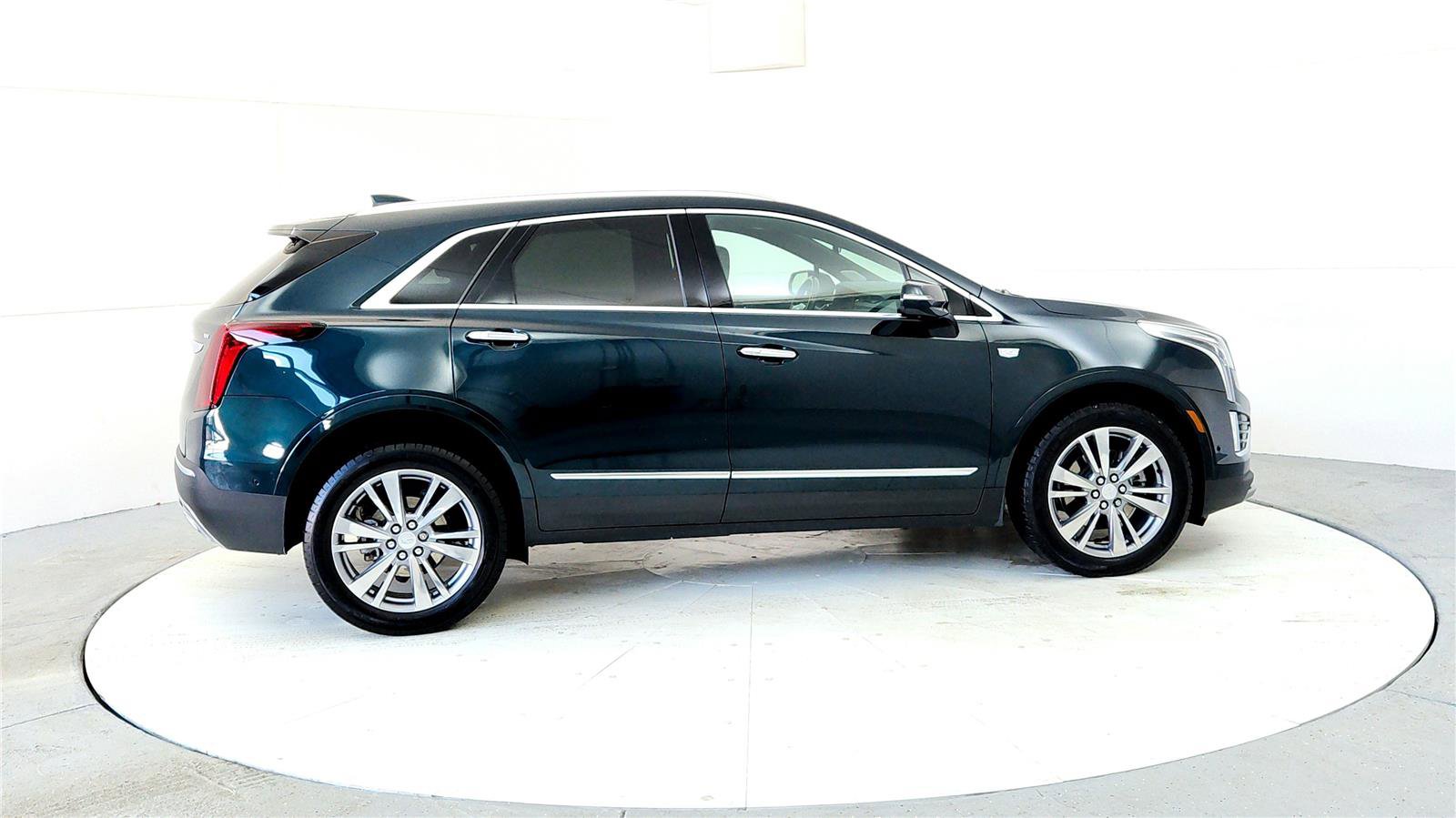 Used 2024 Cadillac XT5 Premium Luxury w/ Technology Package image 6