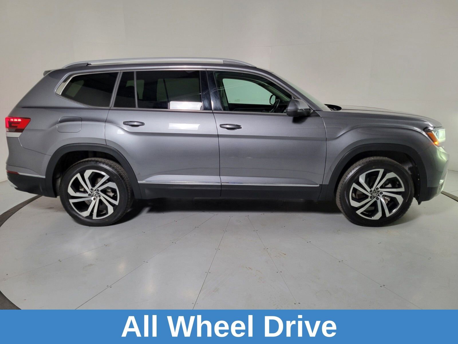 Used 2021 Volkswagen Atlas SEL Premium image 4