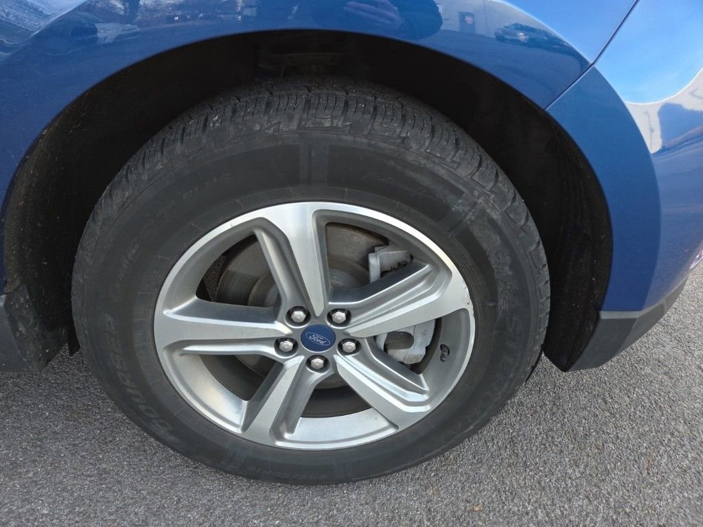 Used 2022 Ford Edge SEL w/ Convenience Package image 3