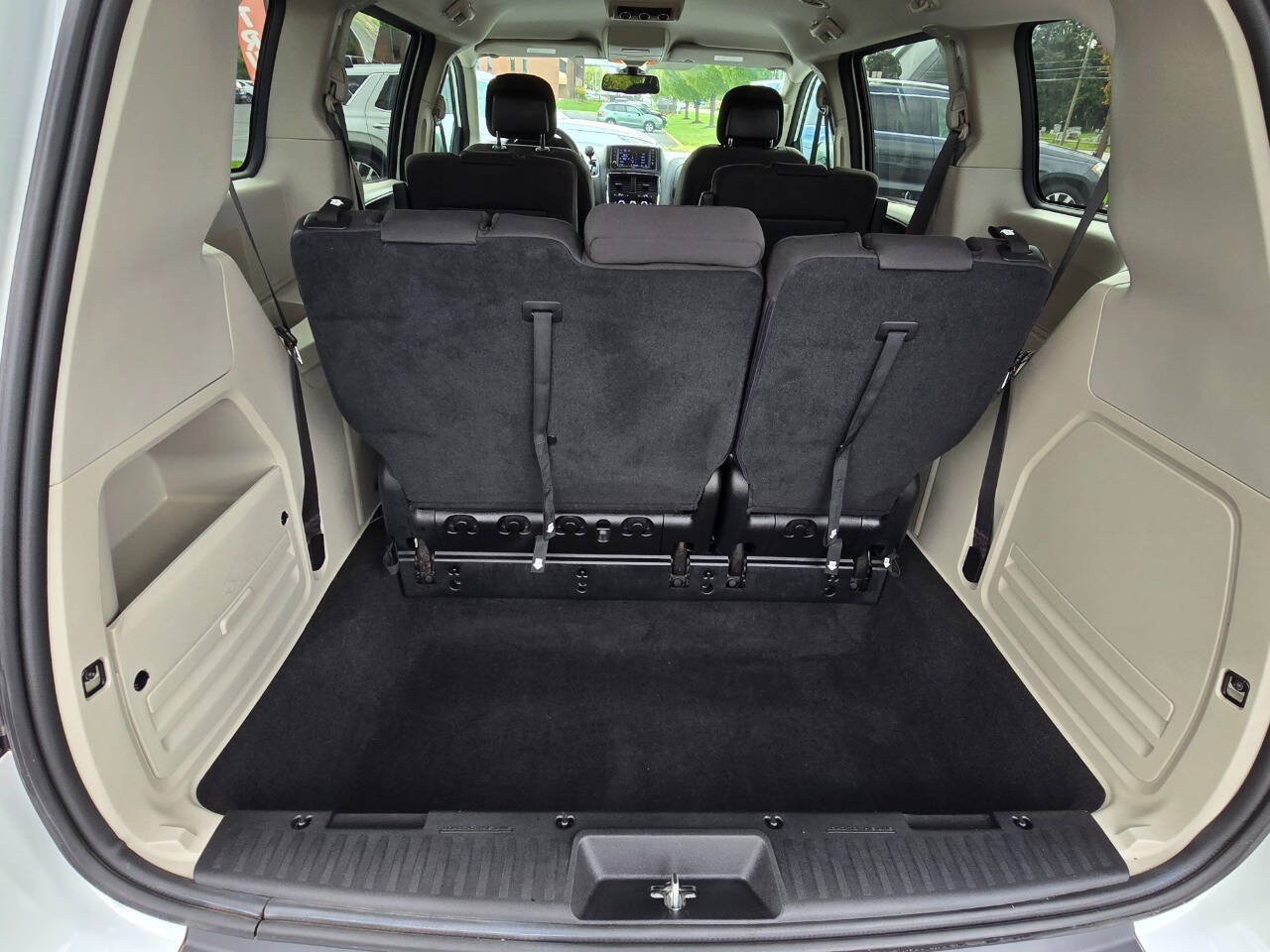 Used 2018 Dodge Grand Caravan SE w/ UConnect Hands-Free Group FWD image 24